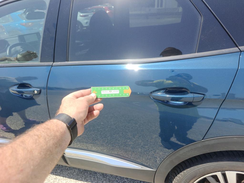 Daño en panel dañado dañado