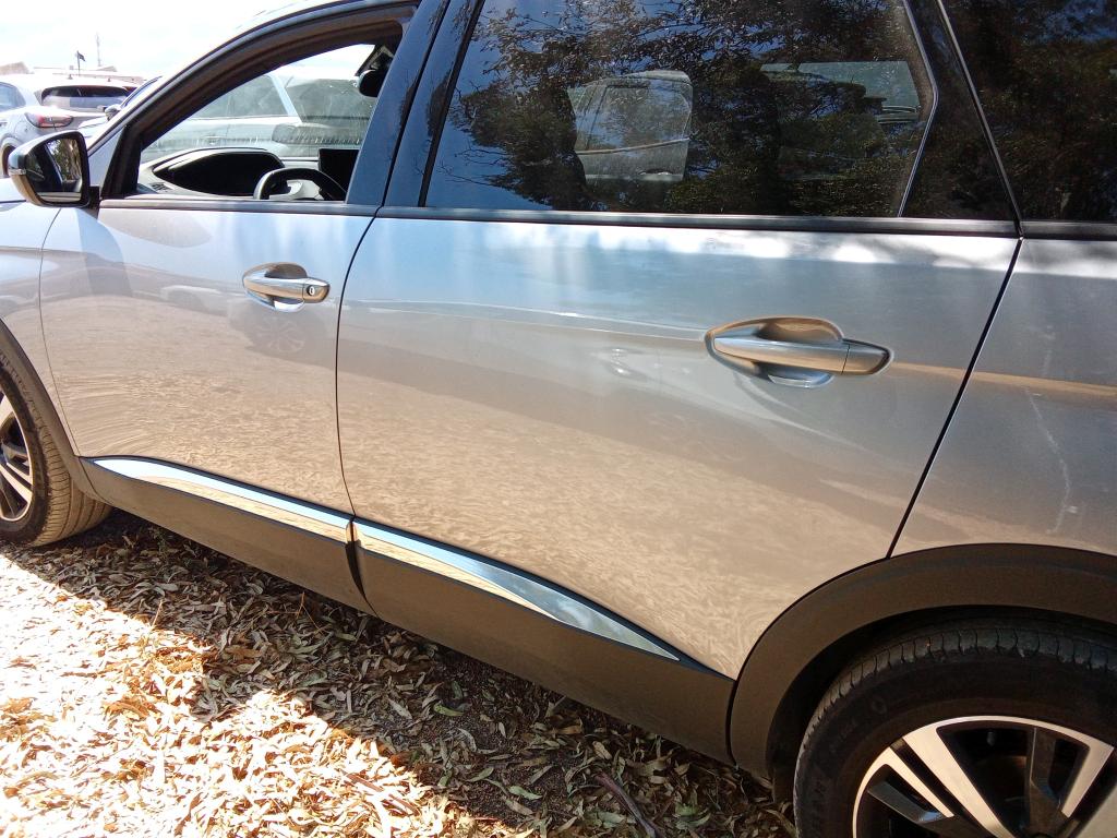 Daño en panel dañado dañado