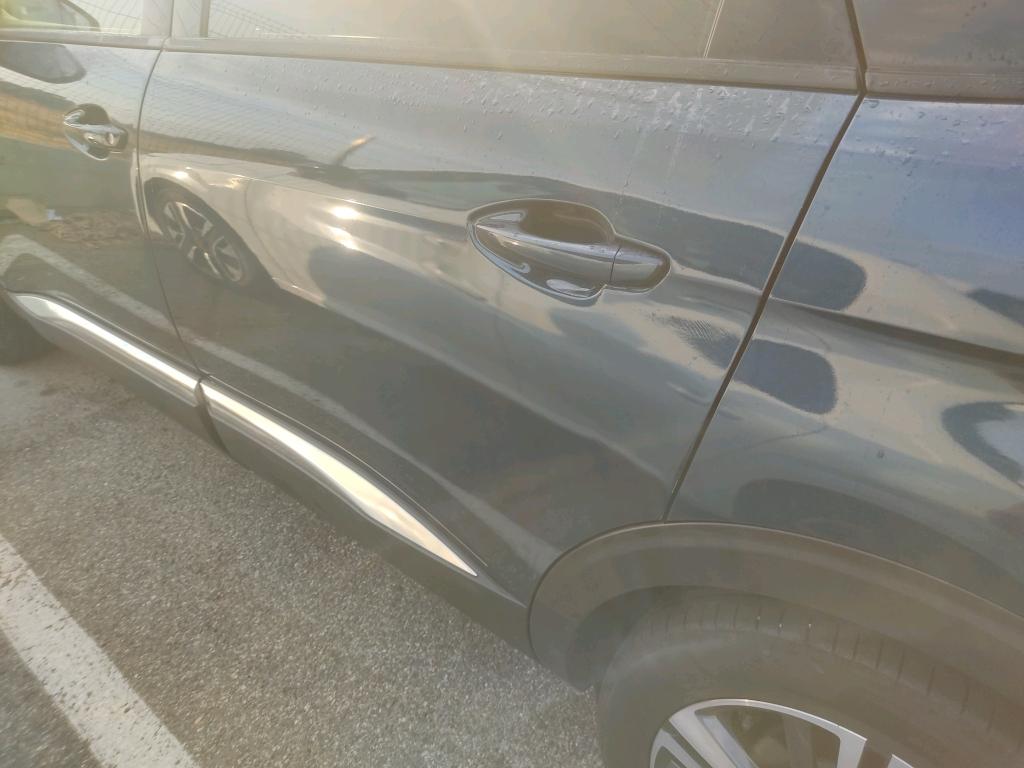 Daño en panel Arañazo ligero Arañazo ligero