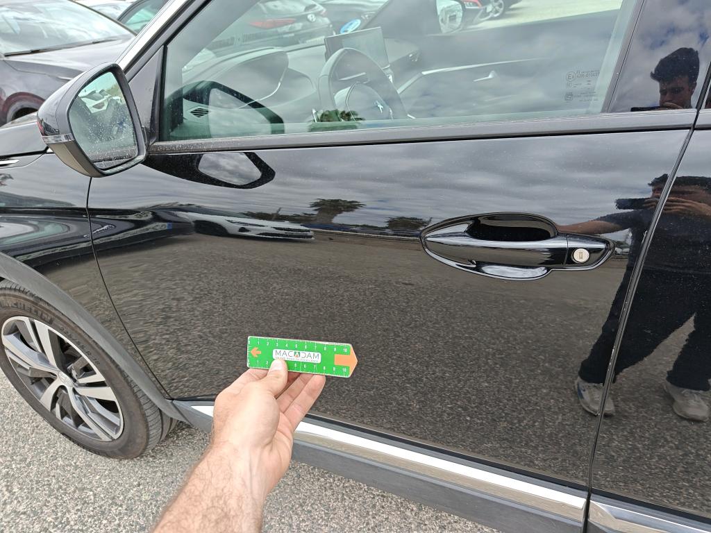 Daño en panel dañado dañado