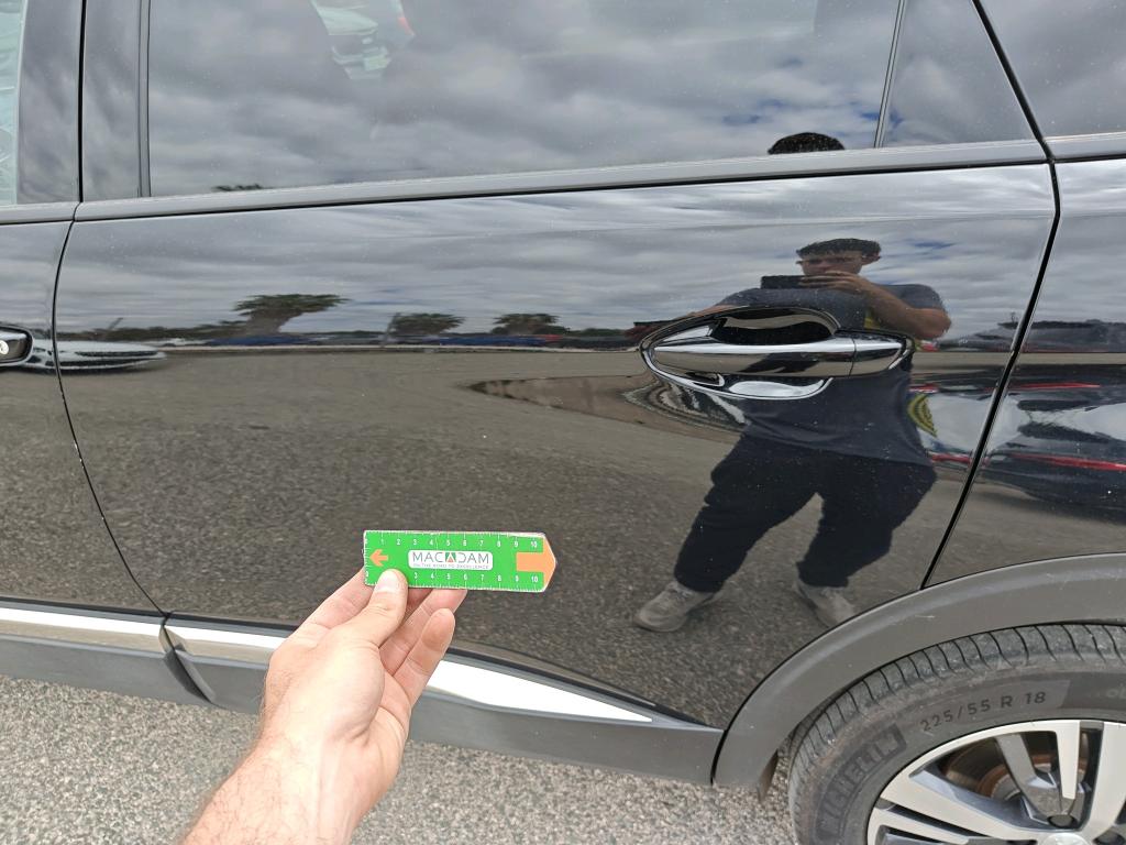 Daño en panel dañado dañado