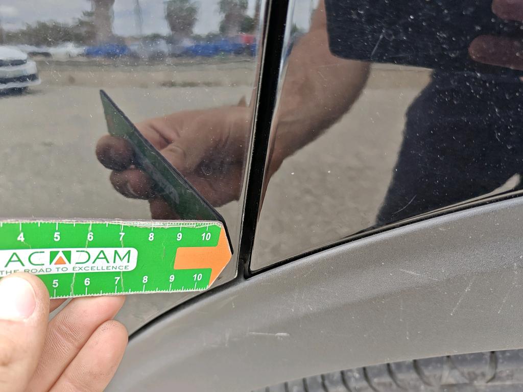 Daño en panel dañado dañado