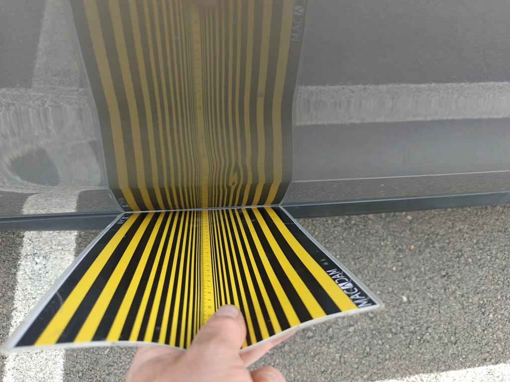 Daño en panel dañado dañado