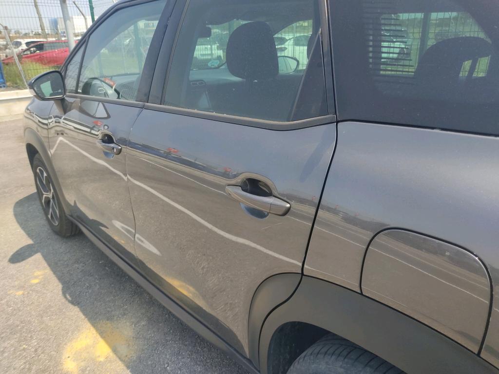 Daño en panel Arañazo ligero Arañazo ligero