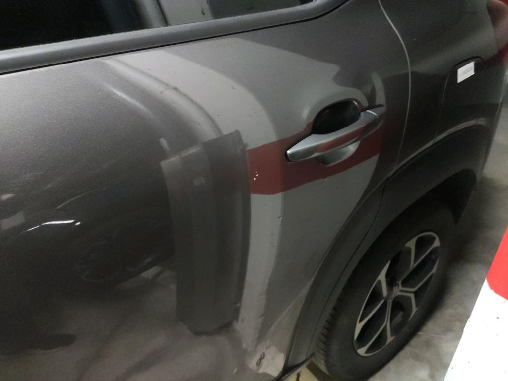 Daño en panel dañado dañado