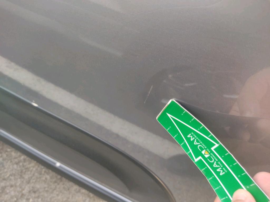 Daño en panel Arañazo ligero Arañazo ligero