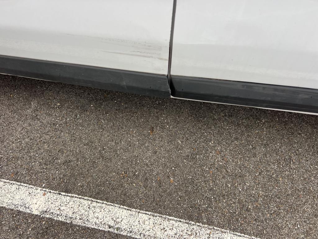 Daño en panel Arañazo ligero Arañazo ligero
