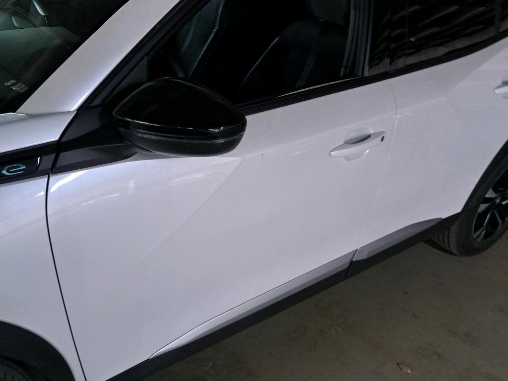 Daño en panel dañado dañado
