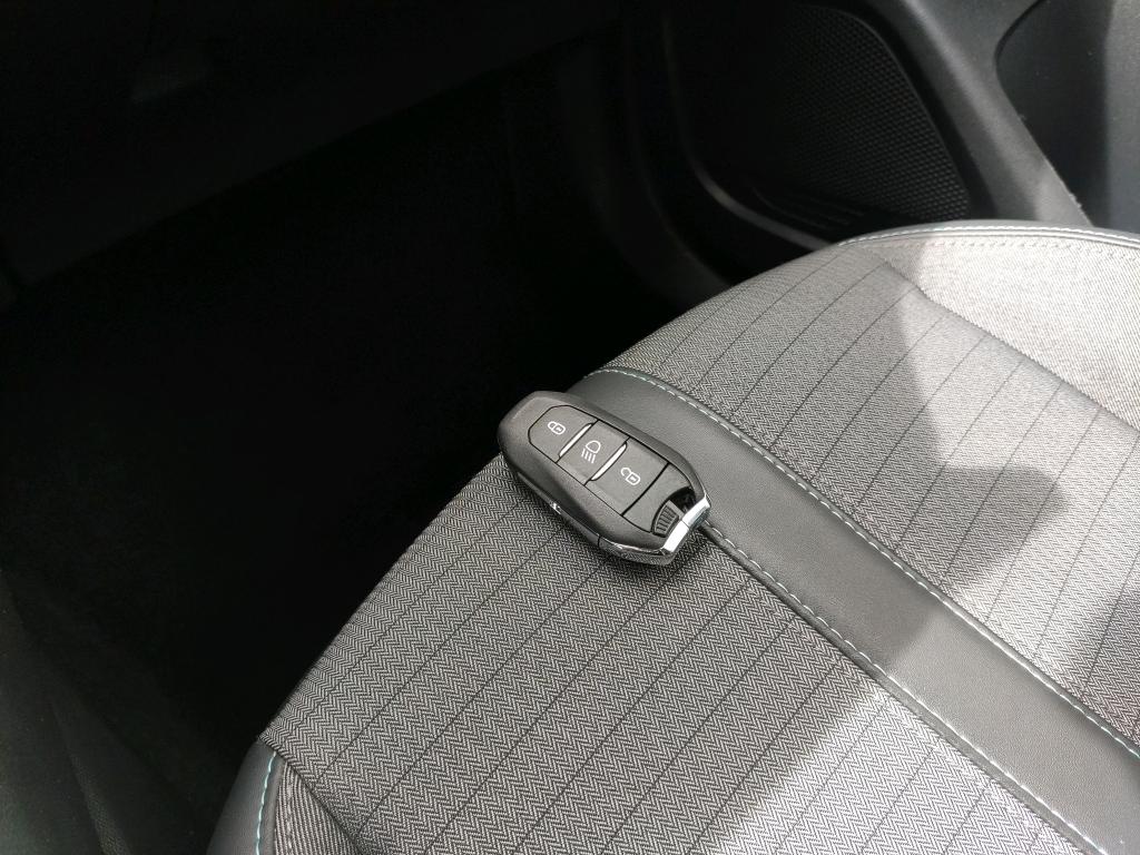 Foto Peugeot 2008 4