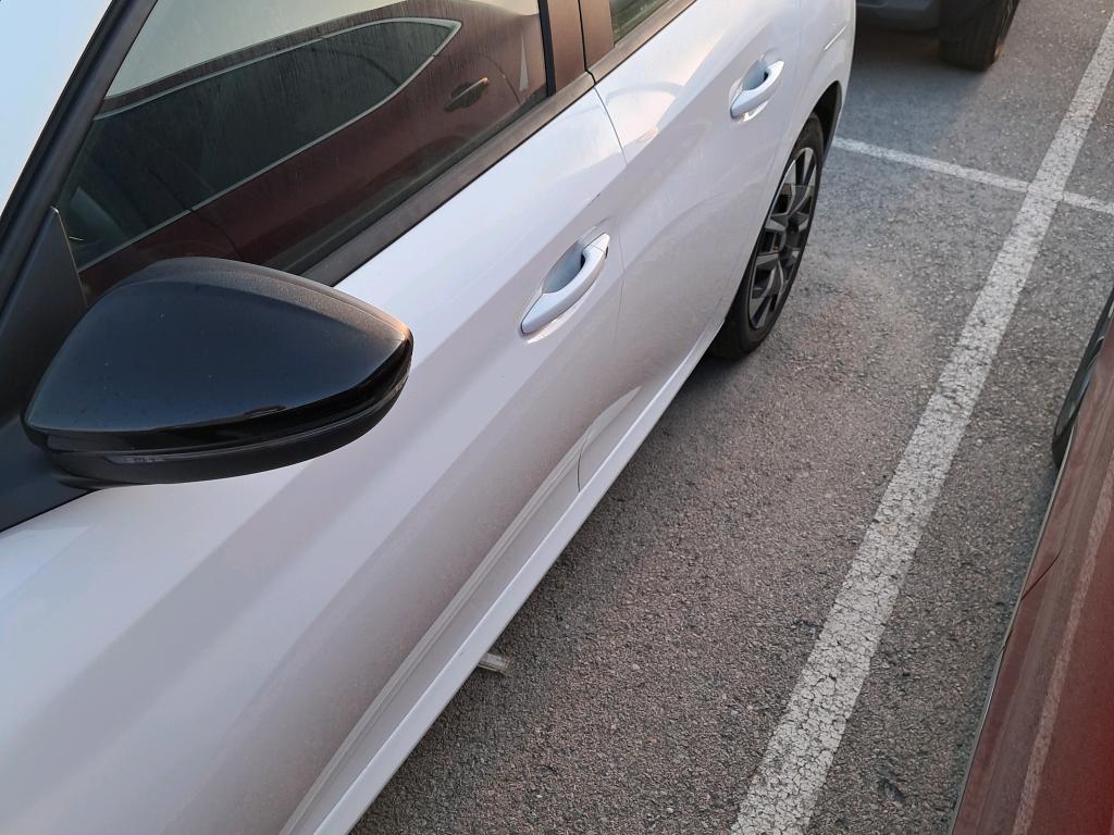 Daño en panel dañado dañado