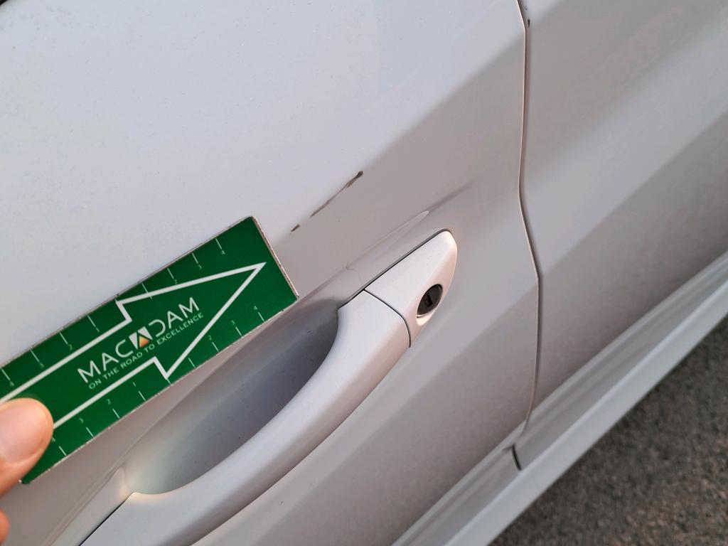 Daño en panel dañado dañado