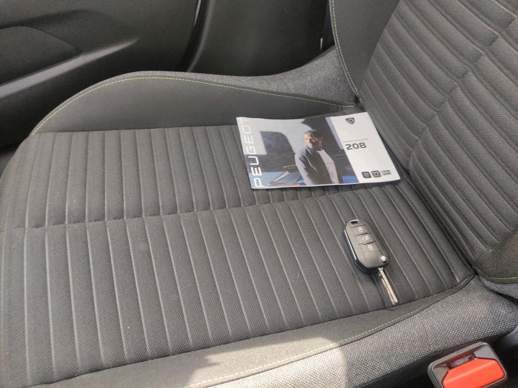 Foto Peugeot 208 4