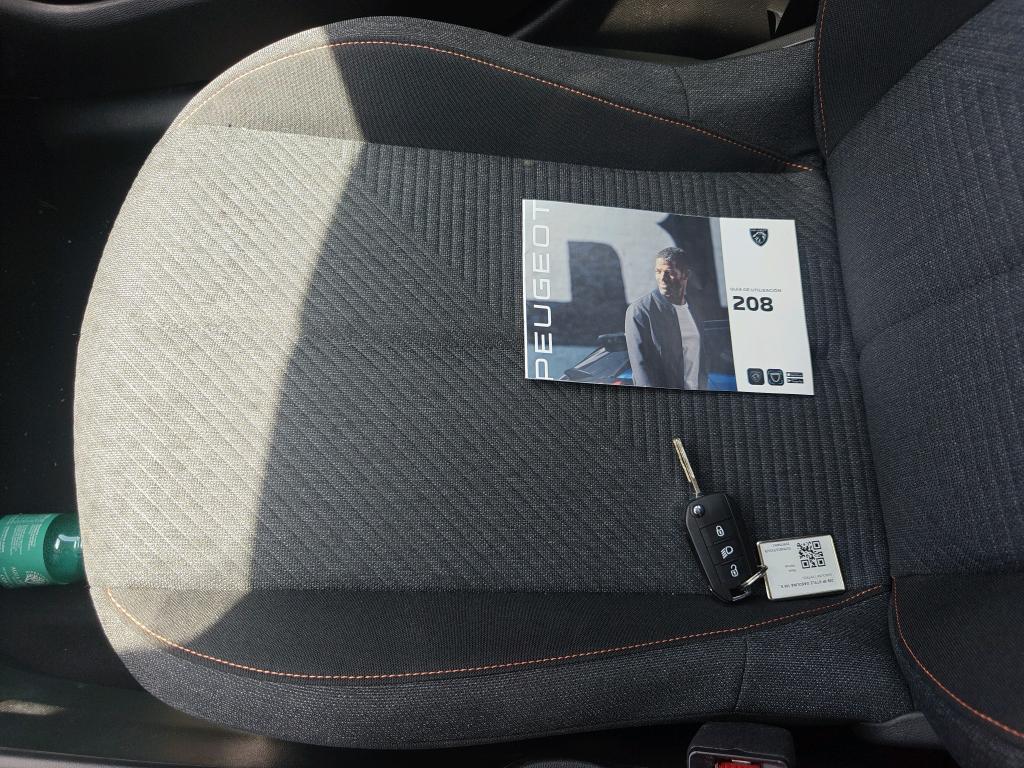 Foto Peugeot 208 4