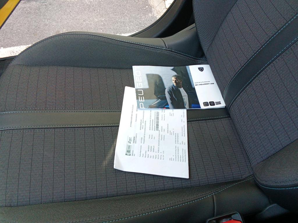 Foto Peugeot 208 4