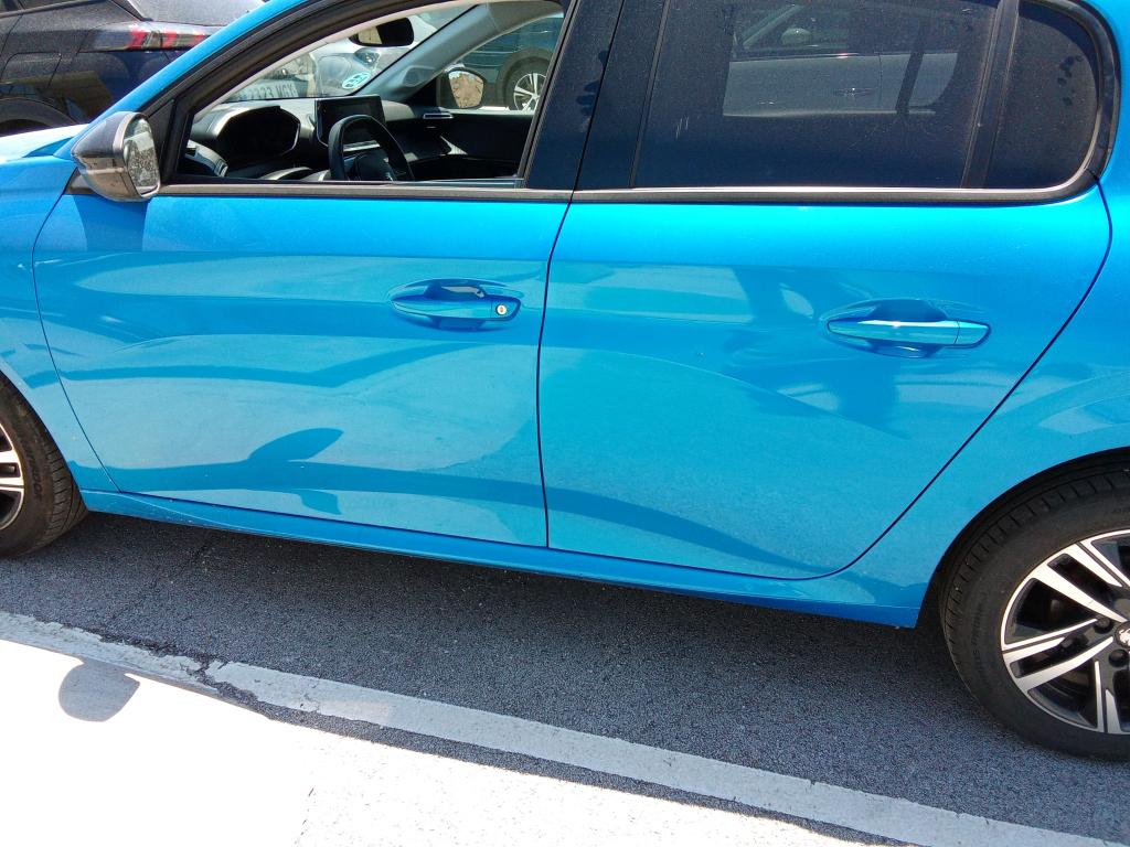 Daño en panel dañado dañado