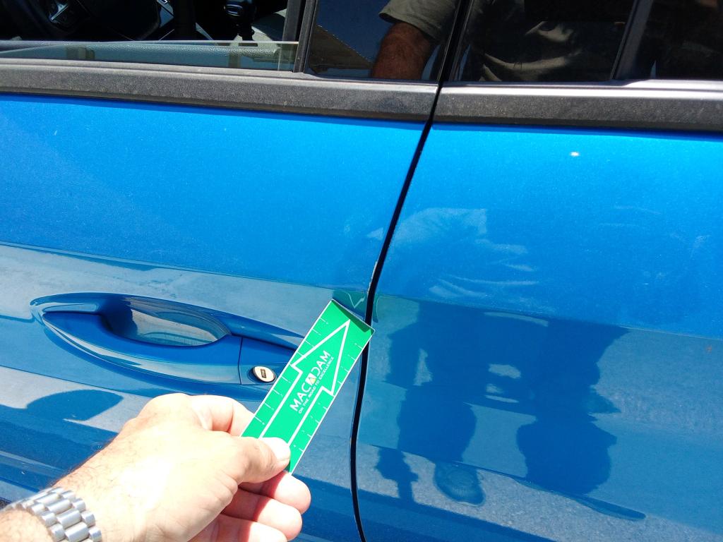Daño en panel dañado dañado