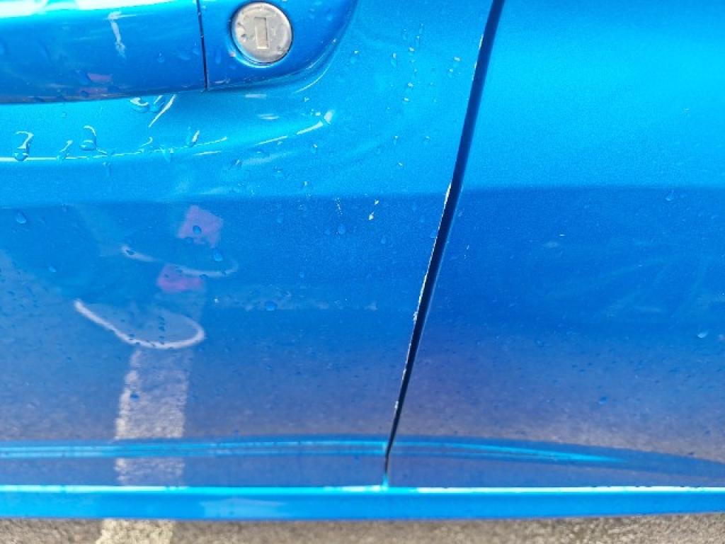 Daño en panel dañado dañado