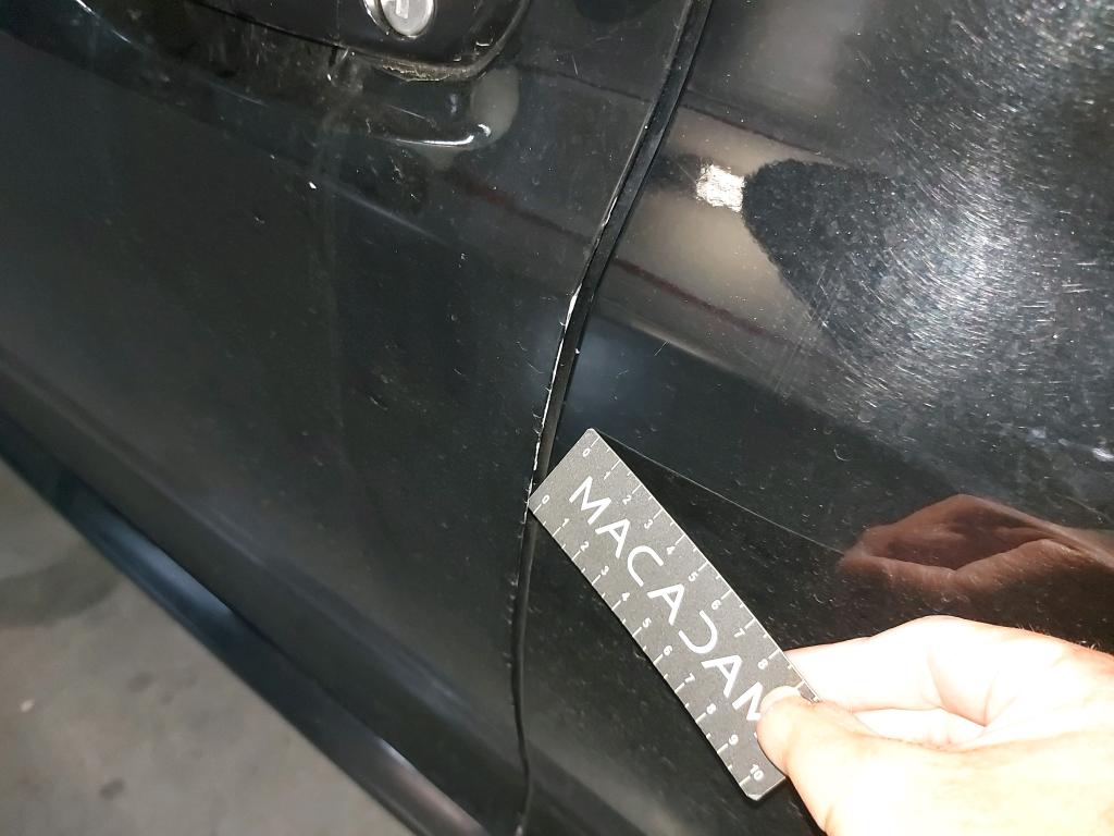 Daño en panel Arañazo ligero Arañazo ligero