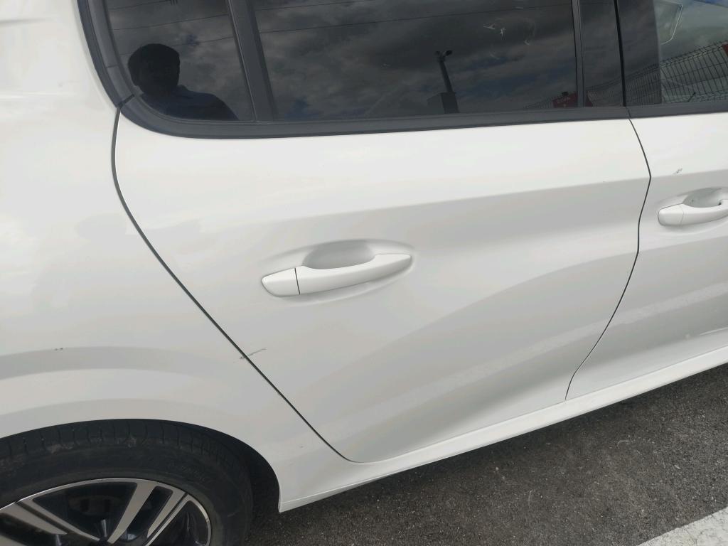Daño en Panel Arañazo ligero Arañazo ligero