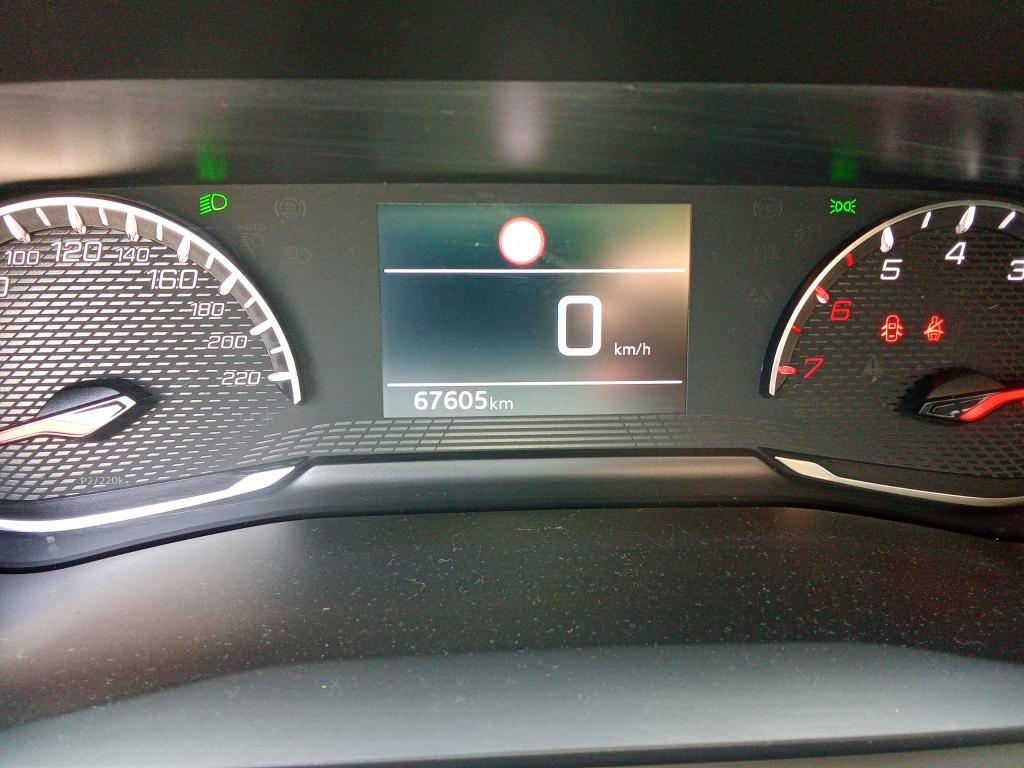 Foto Peugeot 208 5