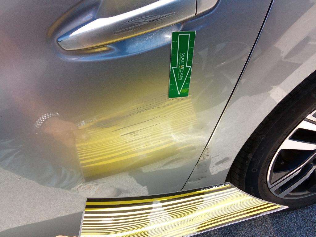 Daño en panel dañado dañado
