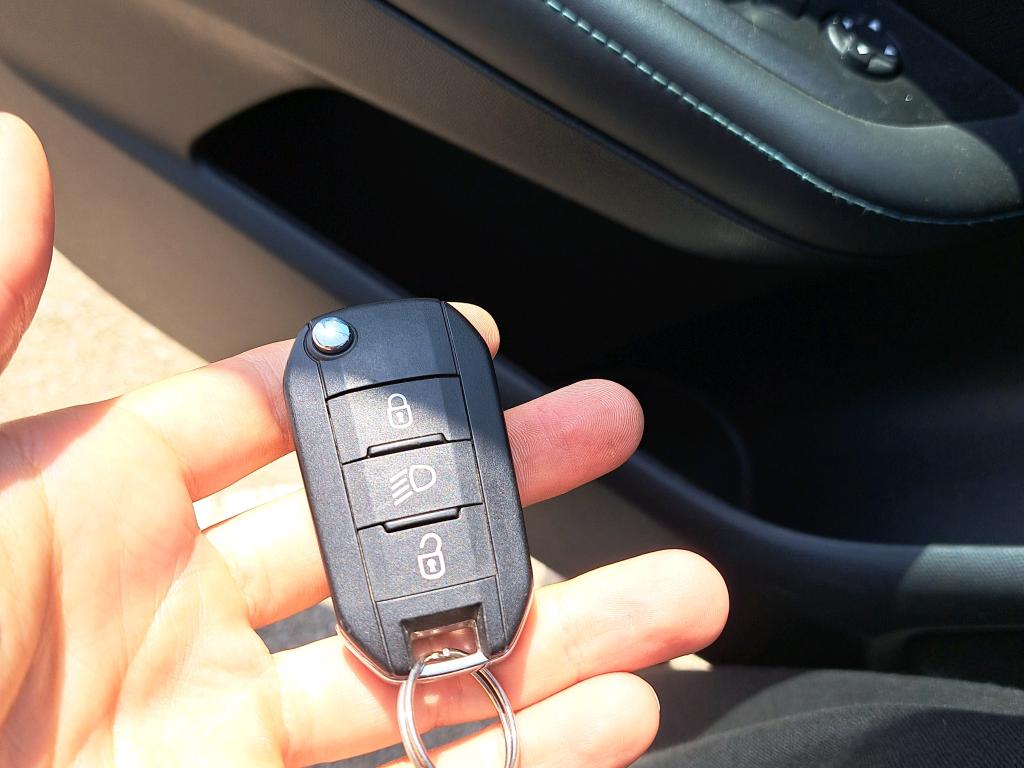 Foto Peugeot 208 4