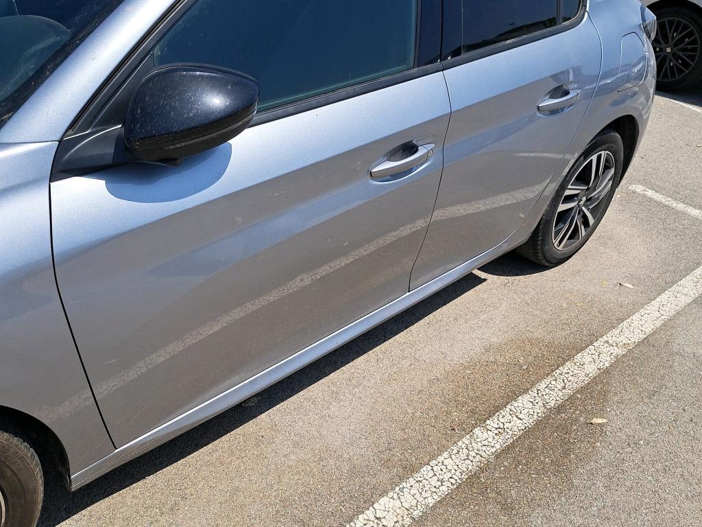 Daño en panel dañado dañado