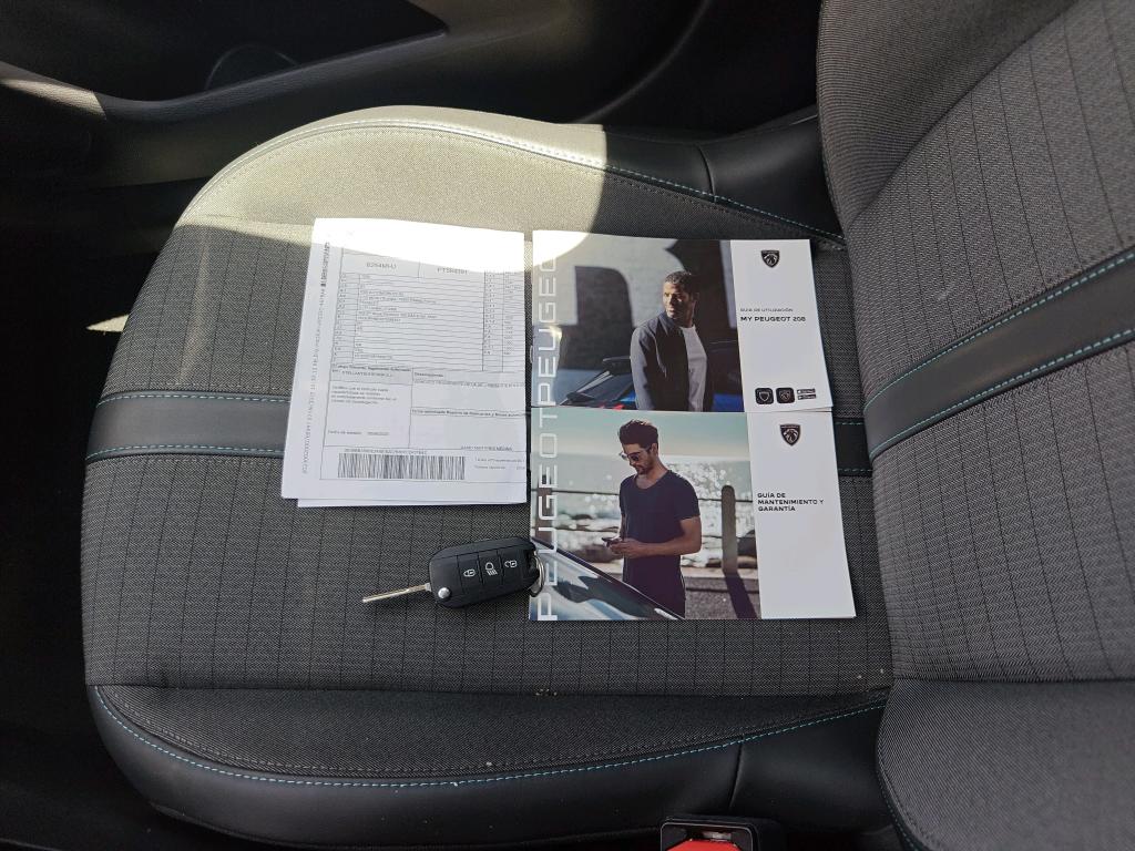Foto Peugeot 208 4