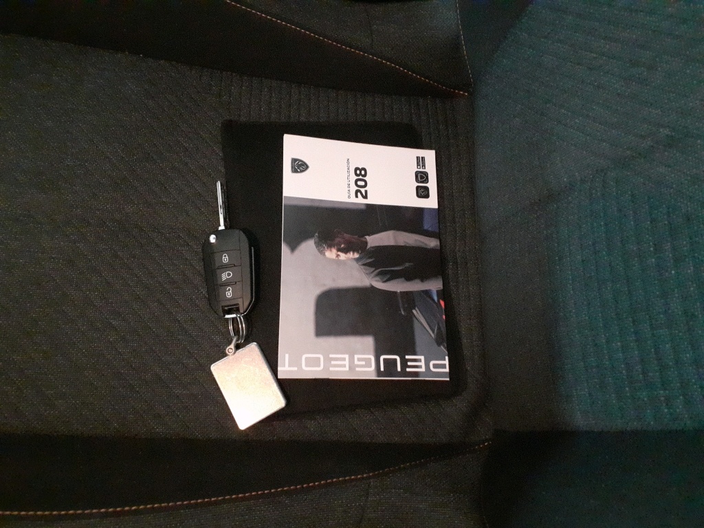 Foto Peugeot 208 4