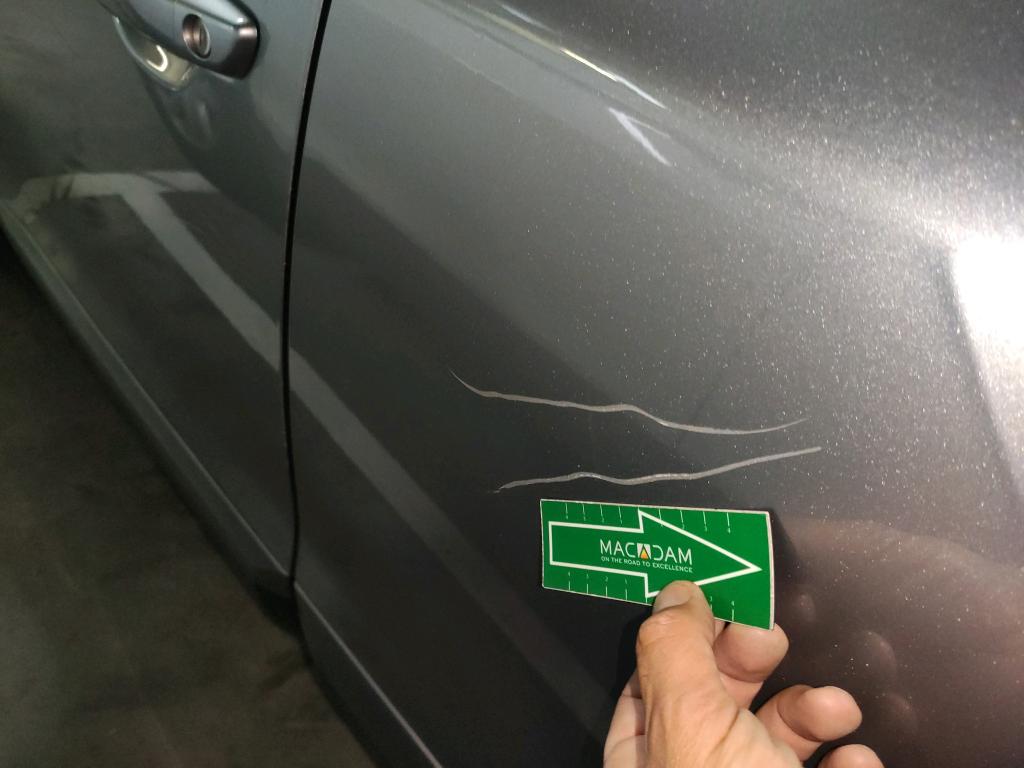 Daño en panel Arañazo ligero Arañazo ligero