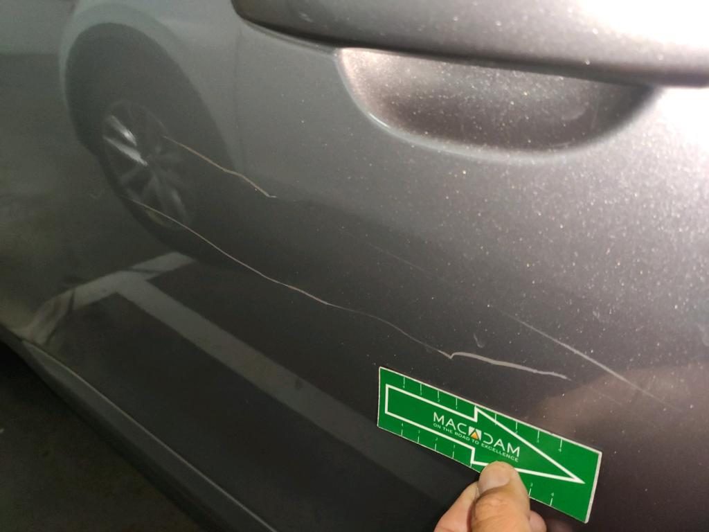 Daño en panel Arañazo ligero Arañazo ligero