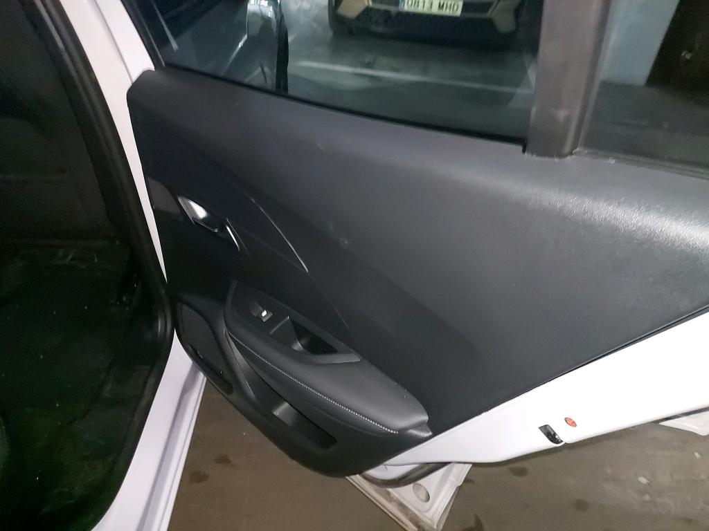 Daño en Asientos Arañazo ligero Arañazo ligero