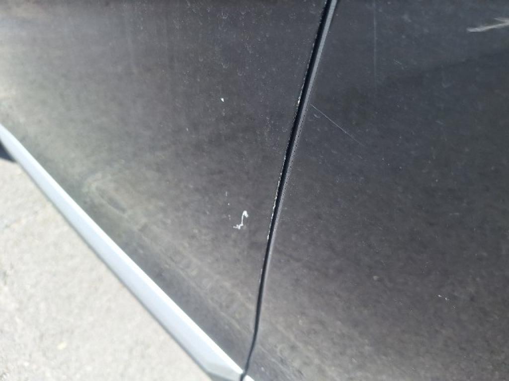Daño en panel dañado dañado