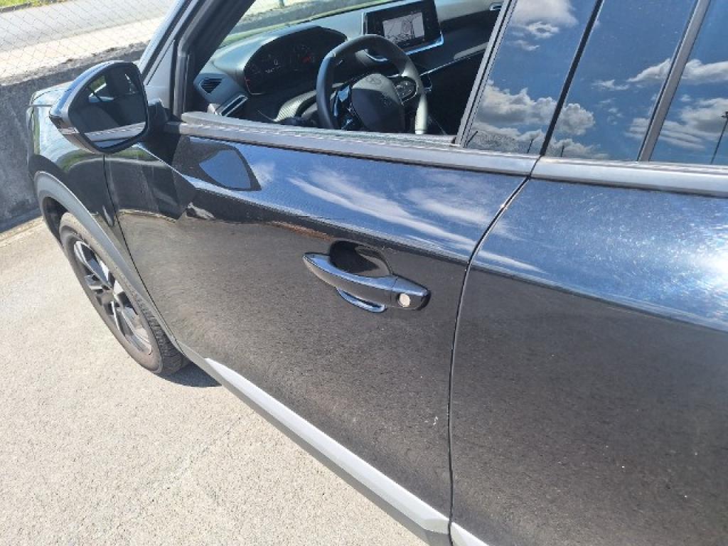 Daño en panel dañado dañado