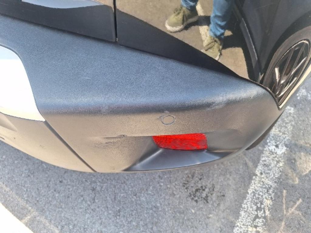 Daño en Carocería Arañazo ligero Arañazo ligero