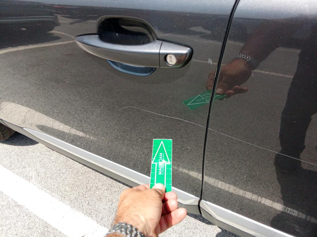 Daño en panel dañado dañado