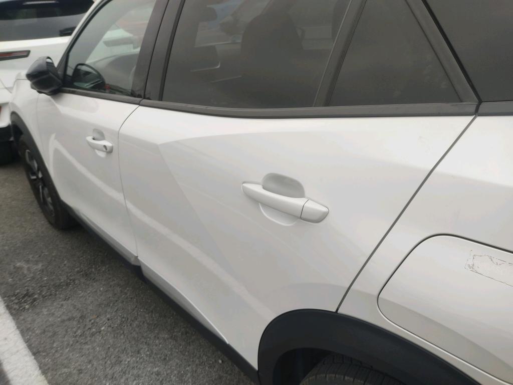 Daño en panel Arañazo ligero Arañazo ligero
