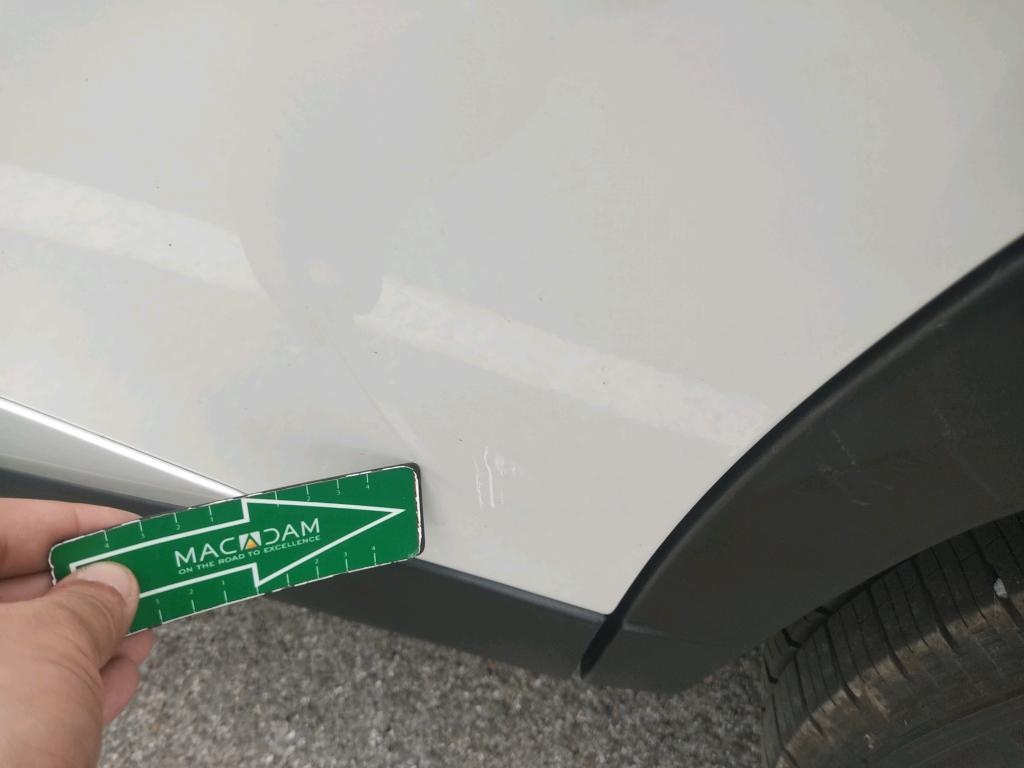 Daño en panel Arañazo ligero Arañazo ligero
