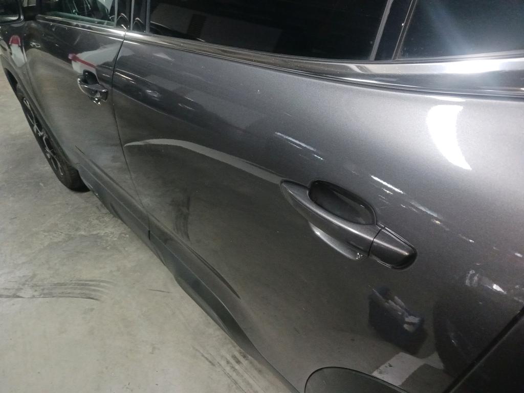 Daño en panel Arañazo ligero Arañazo ligero