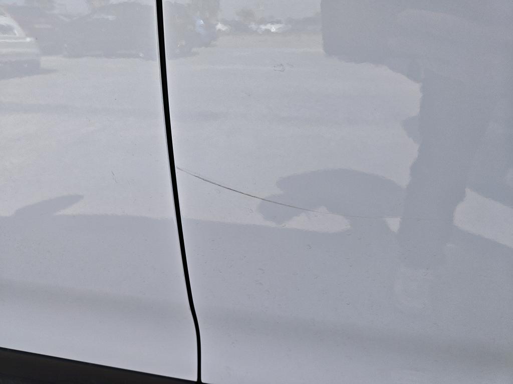 Daño en panel Arañazo ligero Arañazo ligero