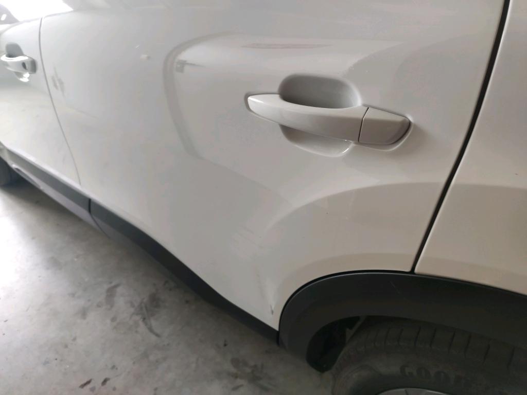 Daño en panel dañado dañado