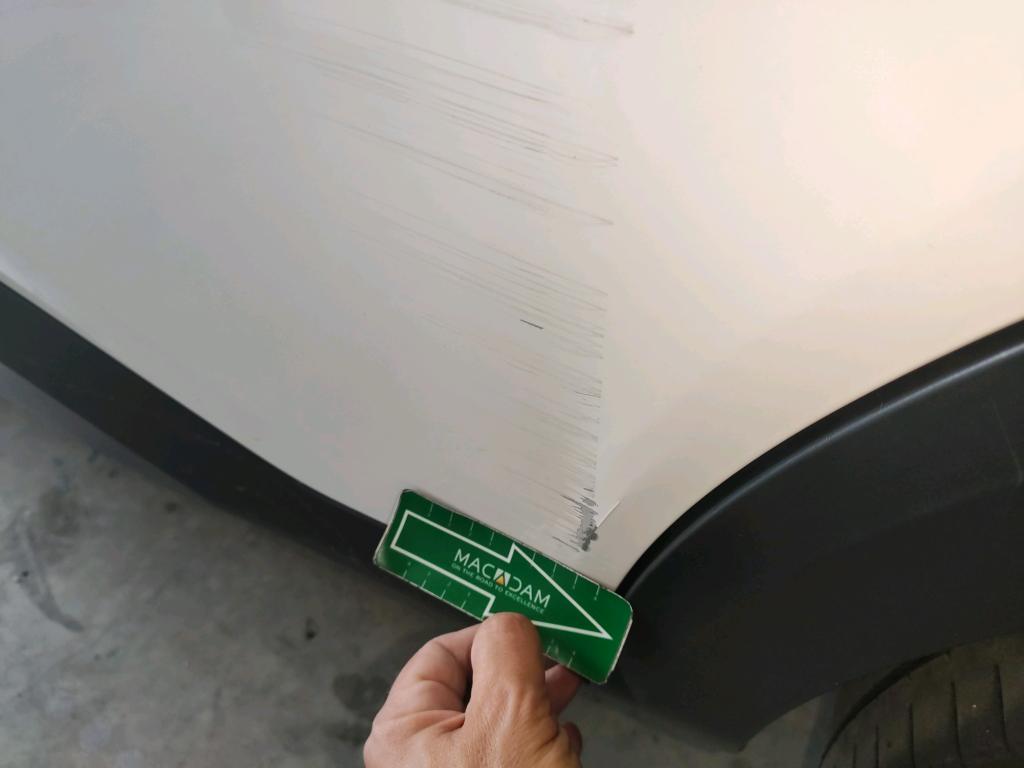 Daño en panel dañado dañado