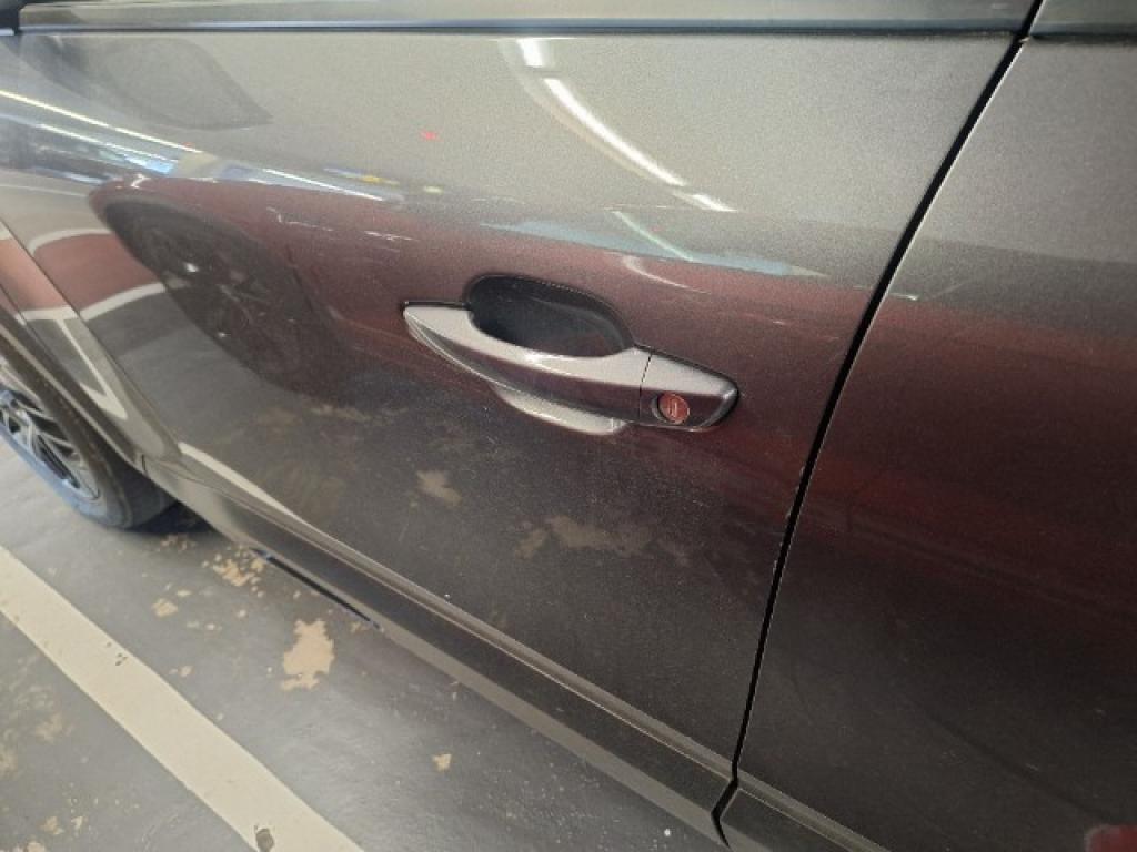 Daño en panel dañado dañado