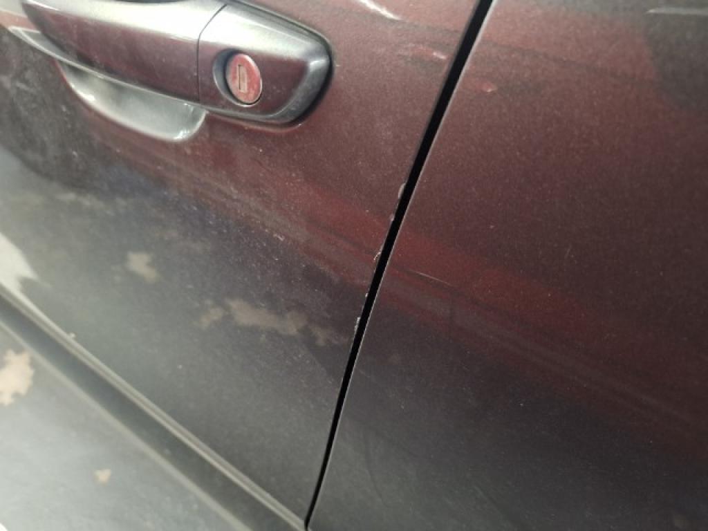 Daño en panel dañado dañado