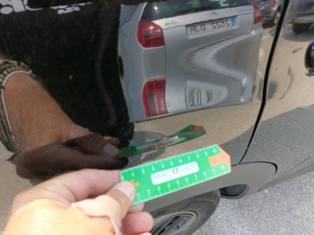 Daño en Carocería Arañazo ligero Arañazo ligero