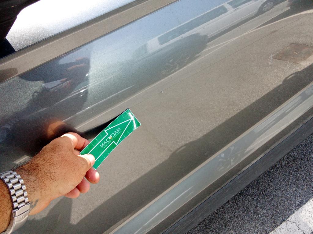 Daño en panel dañado dañado