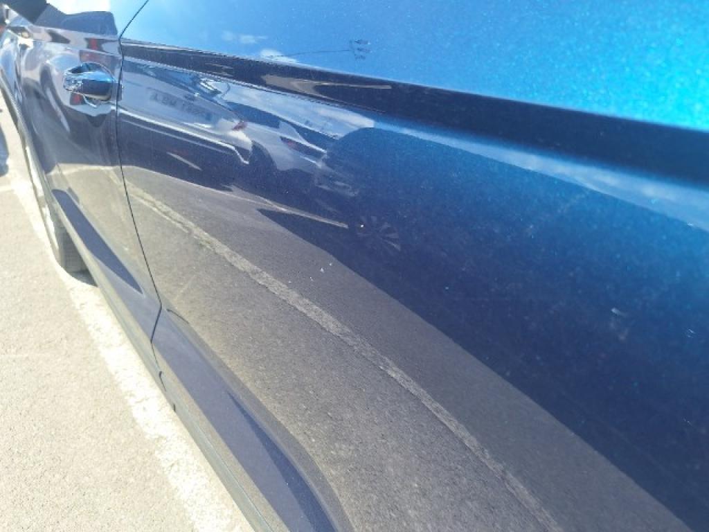 Daño en panel dañado dañado