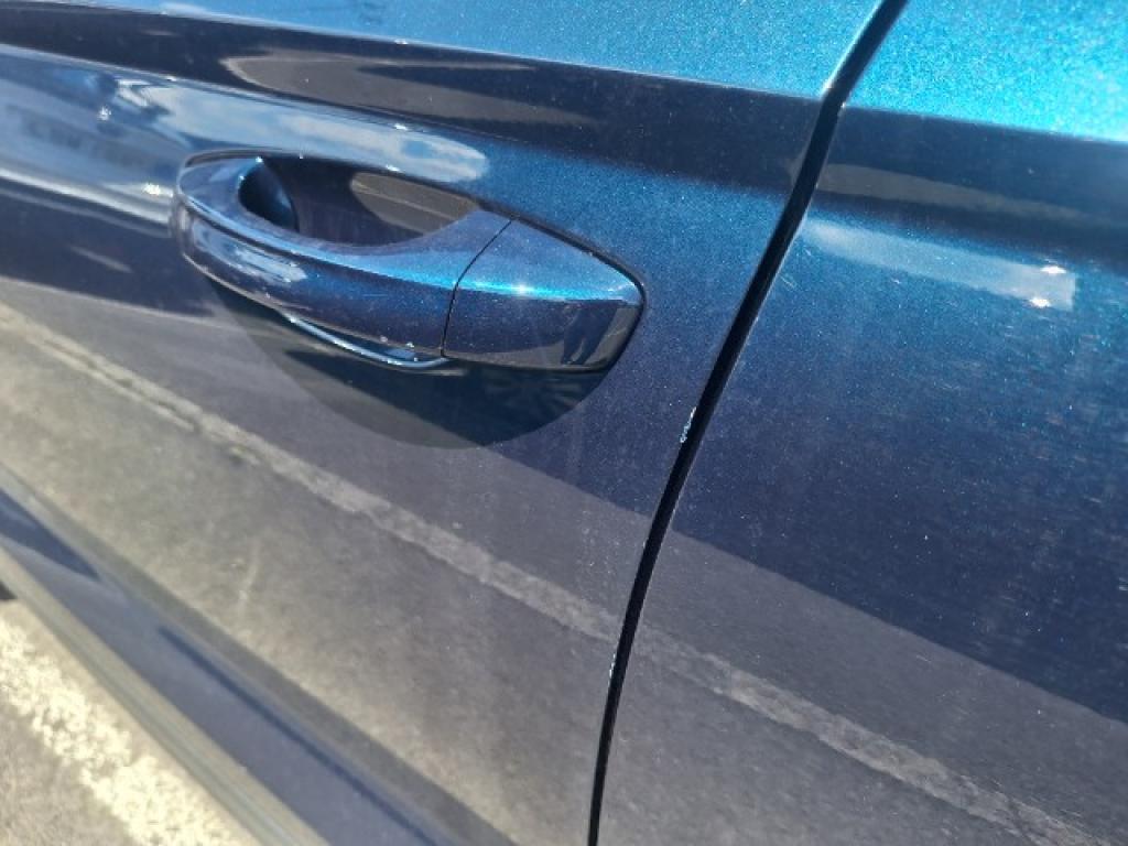 Daño en panel dañado dañado