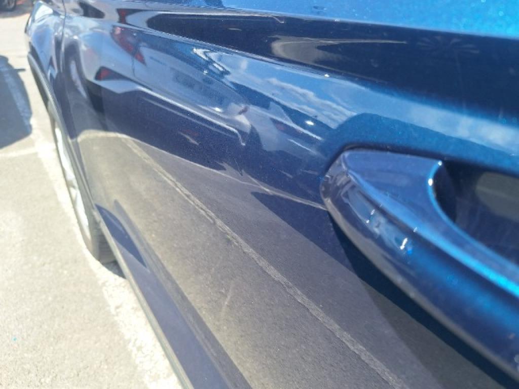 Daño en panel dañado dañado