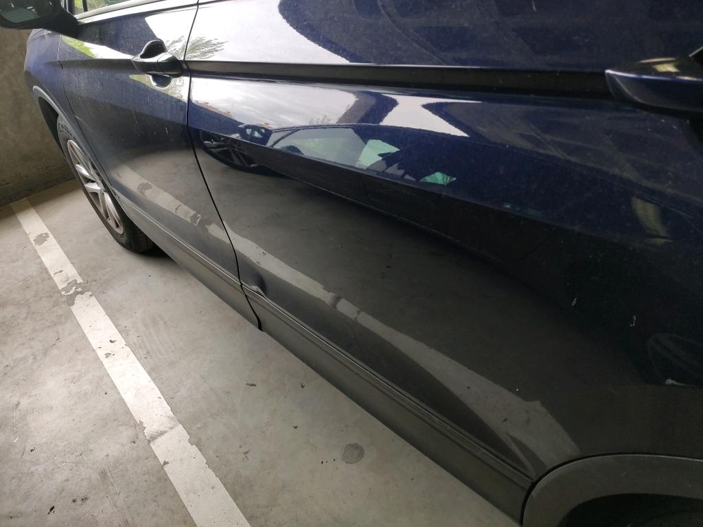 Daño en panel dañado dañado